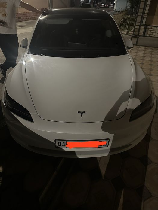 Tesla Model 3 "Highland 2024