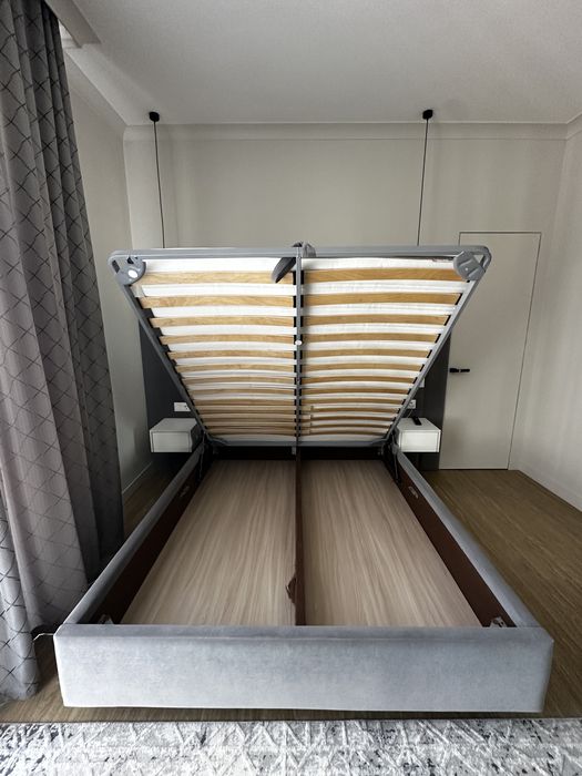 Продам кровать 160/200 с матрасом