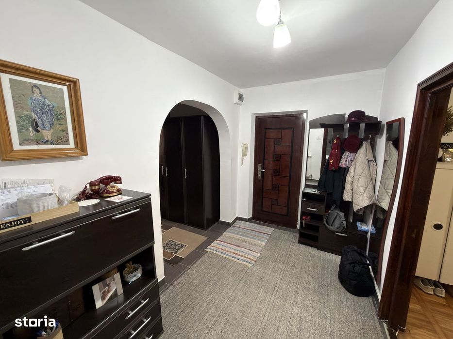Apartament 3 camere la parter pretabil cabinet