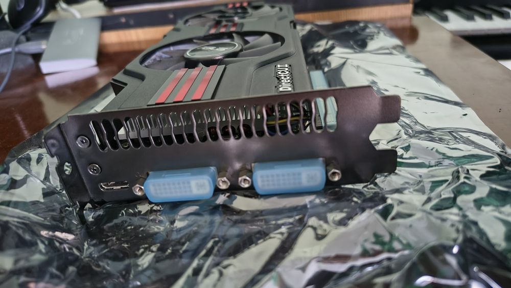 Asus GTX 560 Ti DirectCU II TOP