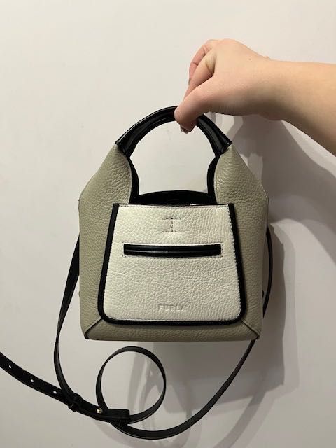 Кожена чанта на Furla