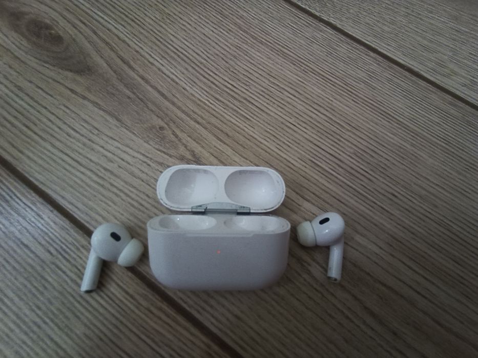 Продаю Airpods pro1 оригинальные срочно