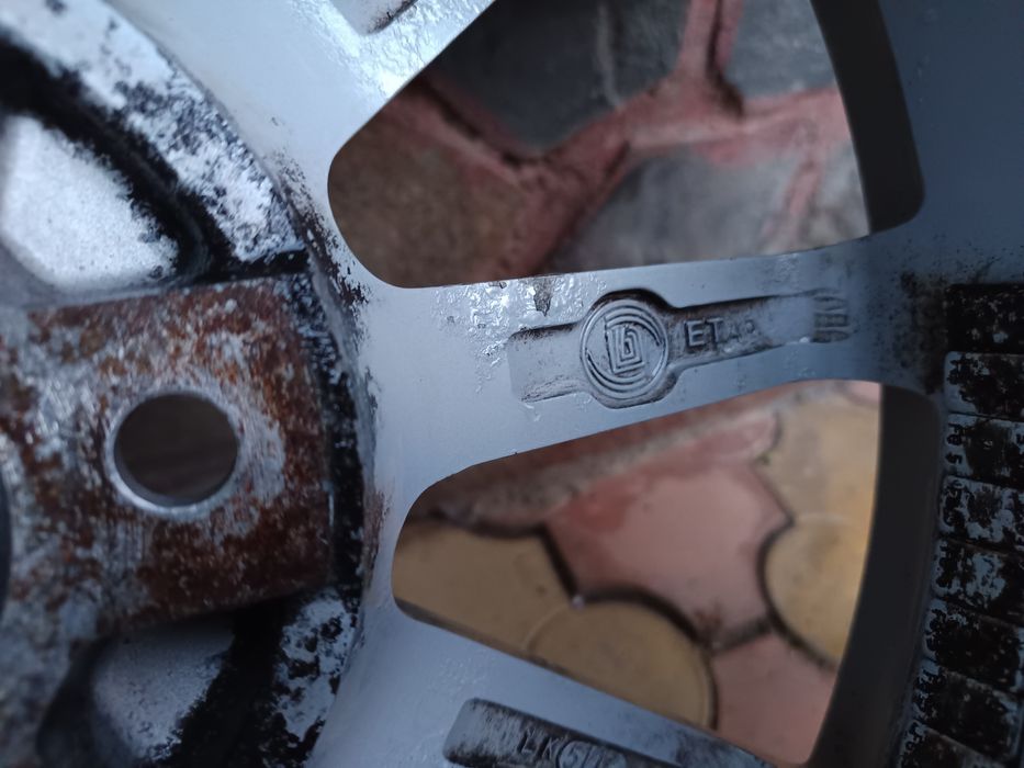 Vând jante magneziu cu cauciucuri 235/55/17