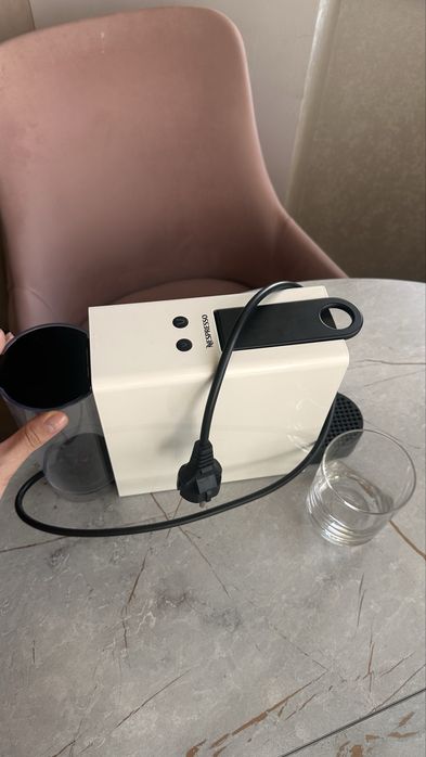 Капсульная кофе машина Nespresso