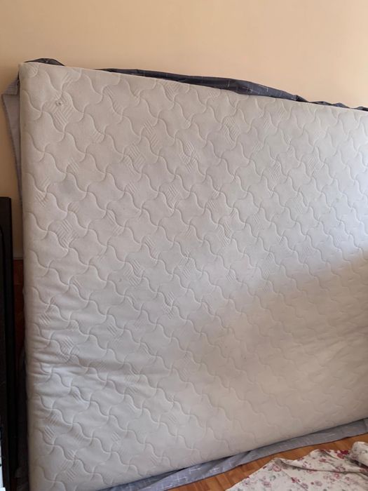 Матрас в хорошем состоянии