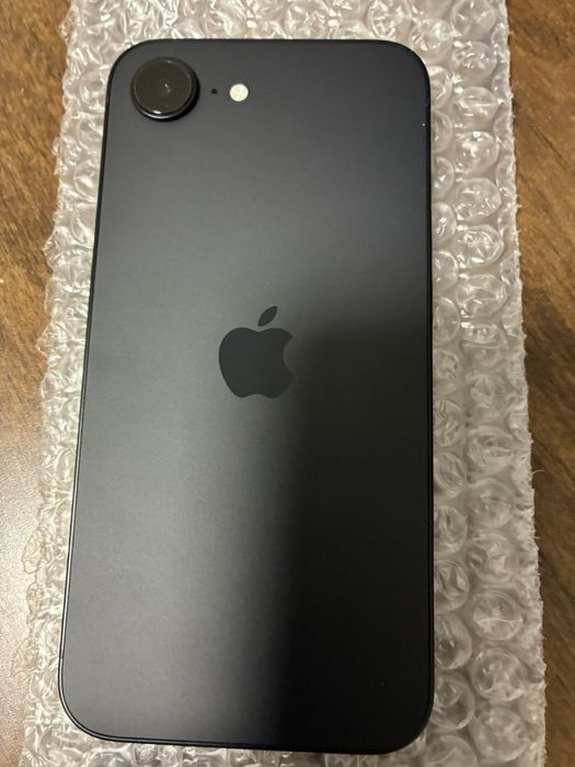 Iphone 16 e de vanzare