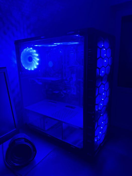 Vand sau schimb pc