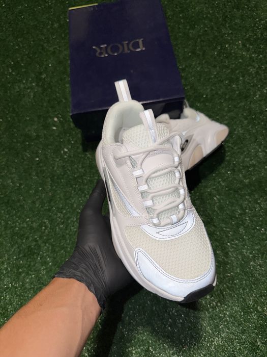 Dior B22