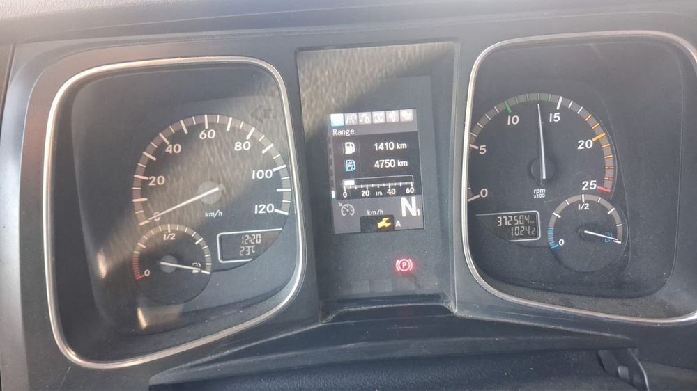Mercedes Actros cu macara