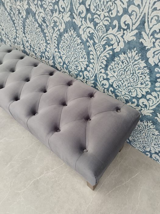 Vând bancuta,canapeluță din catifea gri model Chesterfield