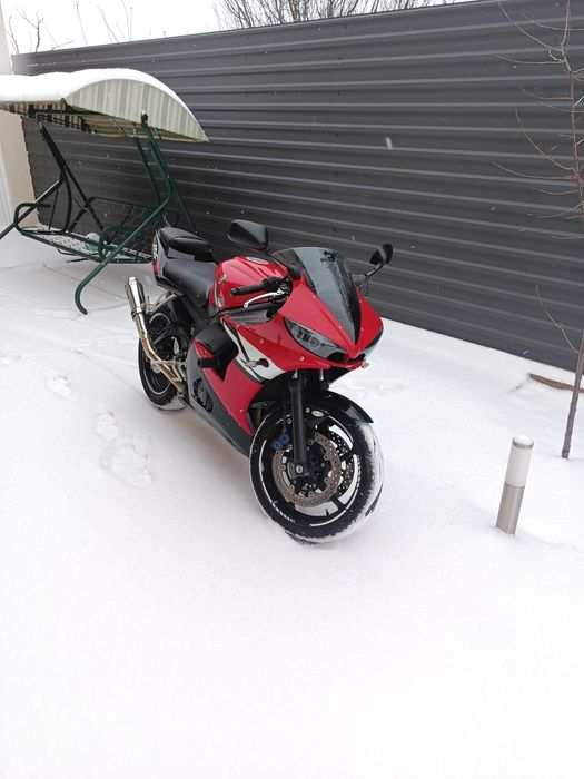 Vând Yamaha R6 din 2004