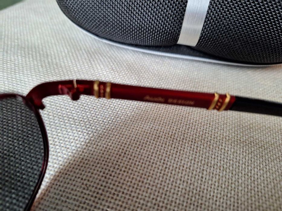 Продавам оригинални очила AUDI