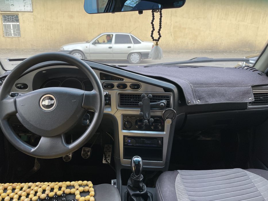 nexia 1.6 kraska ozroq 4 ta yangibalon boslgan harajoti yuq moshin……..