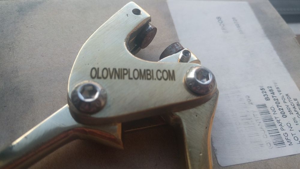 Клещи пломбажни Оловни пломби и гравюри