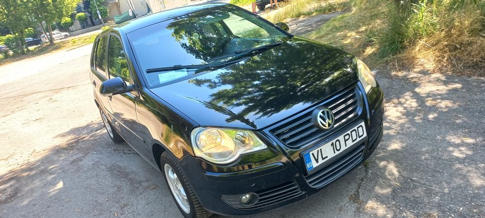 VOLKSWAGEN Polo