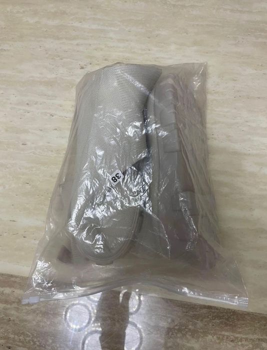 Боти chelsea 37.5 нови