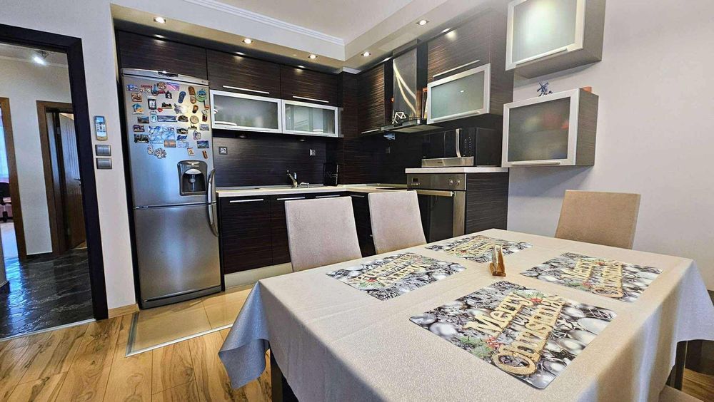 Дава се под наем Тристаен апартамент в Варна, Левски - 95 кв.м за 737.97 € - Снимка #2