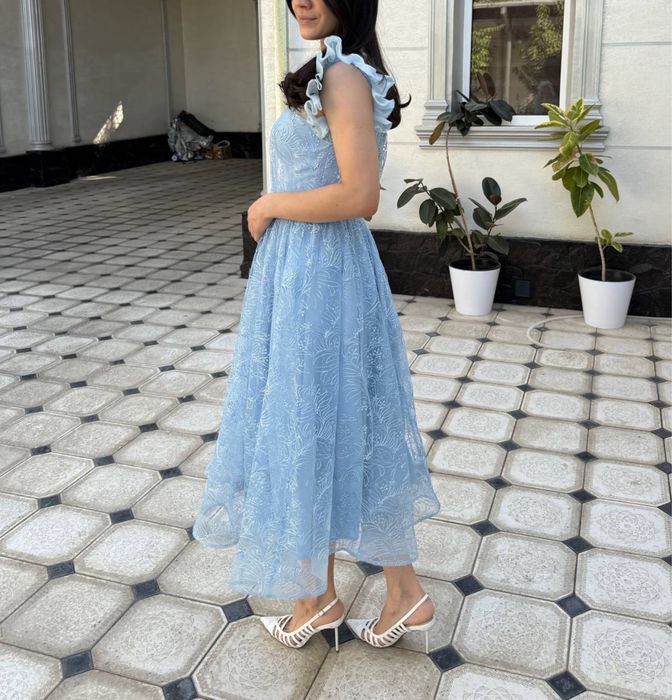 Нежное голубое платье на выход