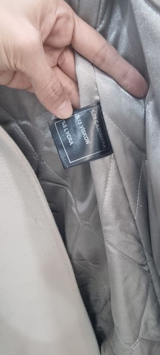 Продается пальто бежевый