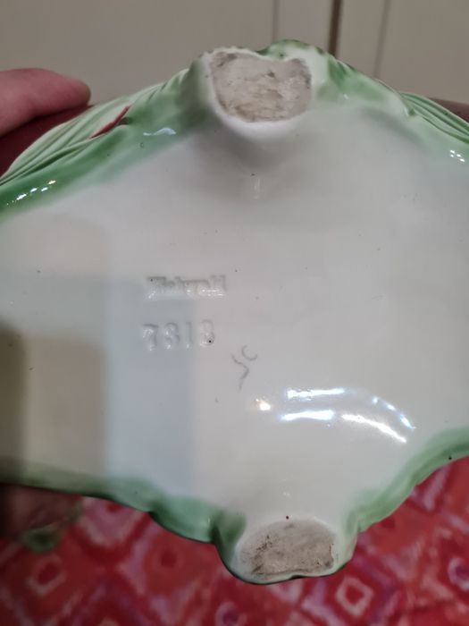 Vând set compus din 3bucati 2vaze 1Jardinieramajolică, art nouveau,