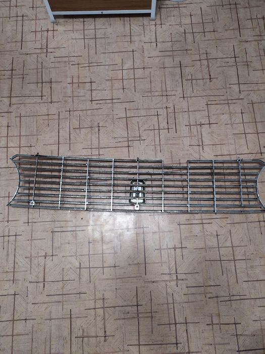 Решетка радиатора.