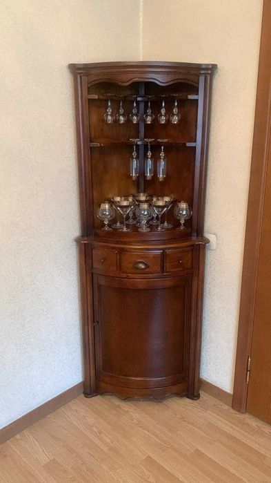 продается деревянный бар кабинет