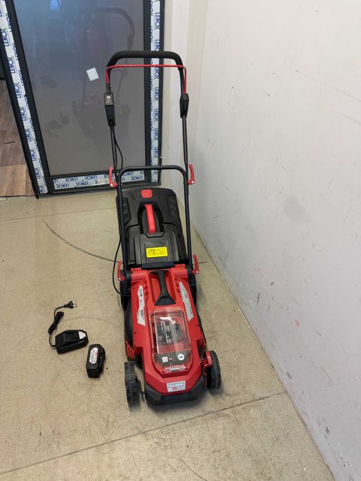 075343	R20 Косачка безч. 33cm 35L 5нива 4Ah 150m2 RDP-BLM20