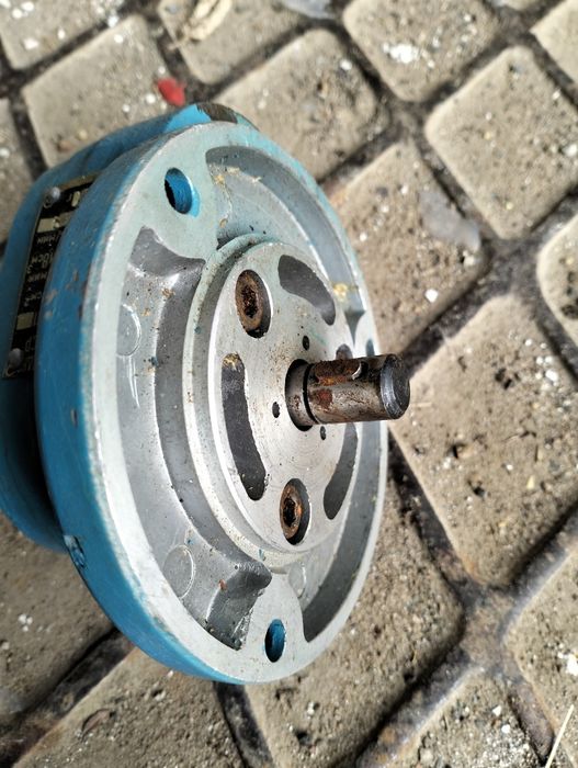 Шестиренчатый насос