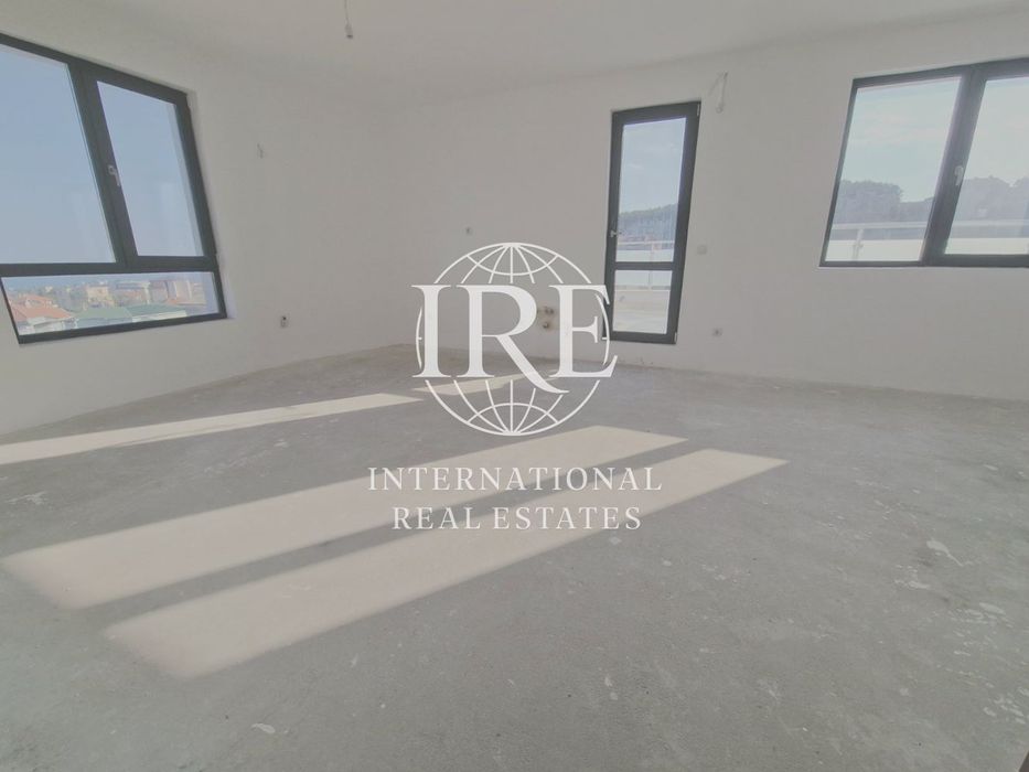 Продава се Четиристаен апартамент в Варна, Виница - 134 кв.м за 1066 €/кв.м - Снимка #1