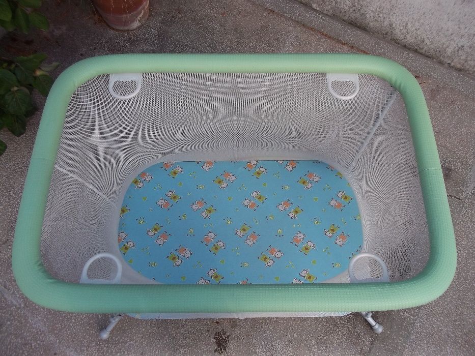 Италианска сгъваема кошарка с твърдо дъно за сън и игра