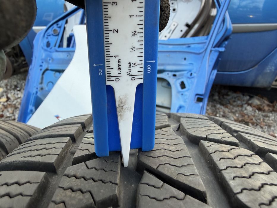 215/60 R17 2бр зимни гуми