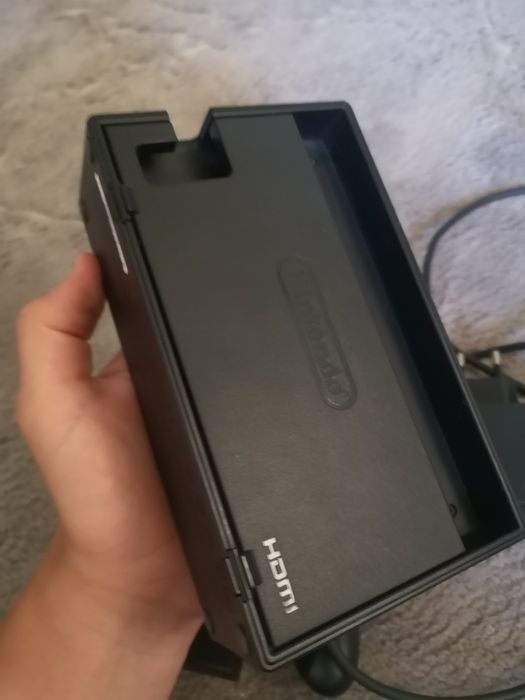 Accesorii Originale Nintendo Switch (Dock, Încărcător, Grip) + Cutie