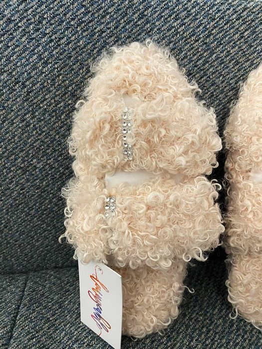 Papuci de casa pufosi cu doua barete si strasuri Loungeable