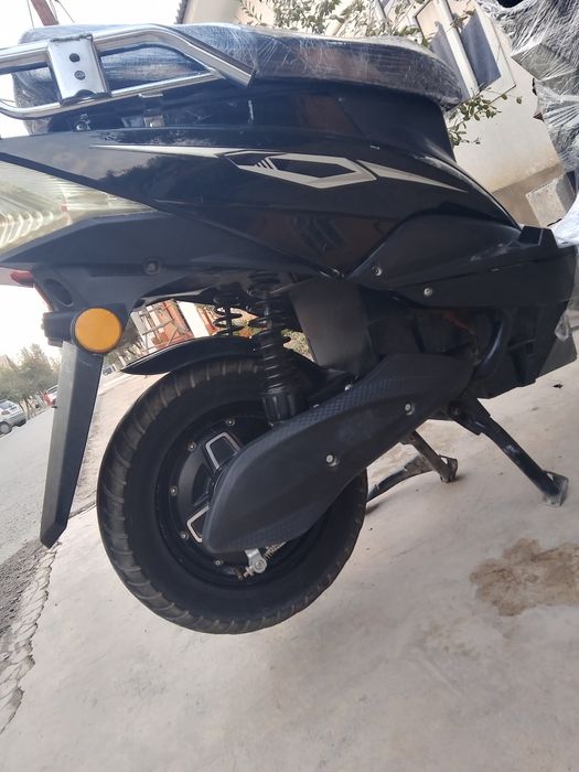 Skuter sotiladi . Скутер сотилади