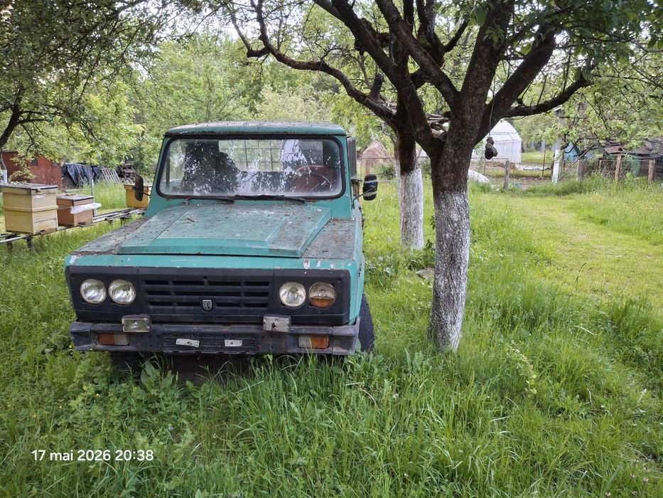 Camioneta aro de vanzare