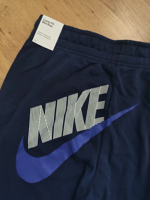 Pantaloni dama Nike mărimea M/L loose fit