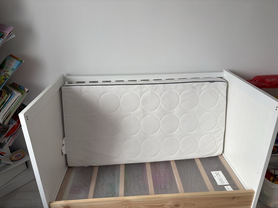 Patut bebe Ikea Sundvik 60x120, saltea si protectii laterale