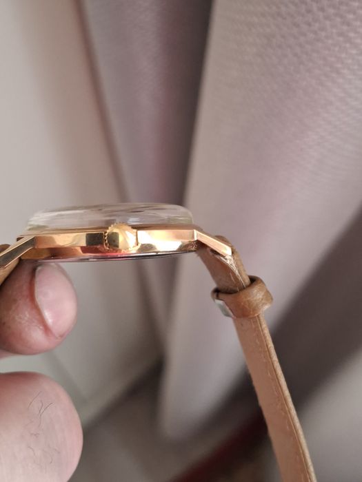 Продам позолоченные  часы СССР.