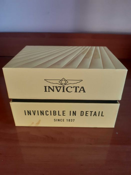 Часовник INVICTA Invincible in detail, дамски