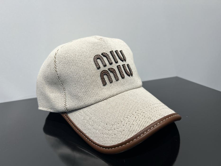 Дамска шапка Miu Miu