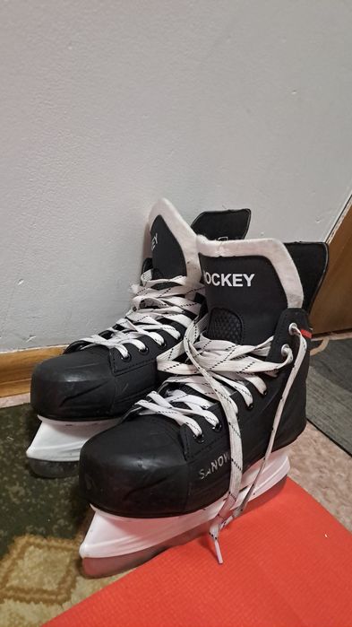 Срочно продам коньки