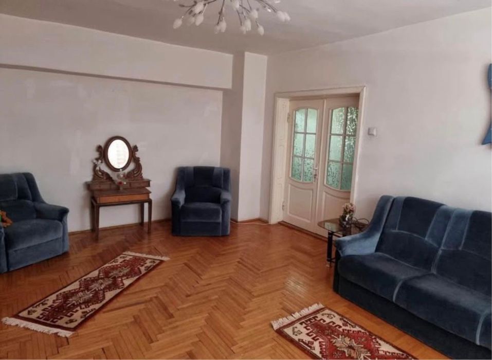 Apartament // 2 camere // 300 €