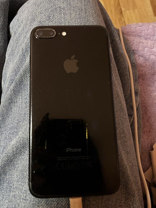 Айфон 7+, продам