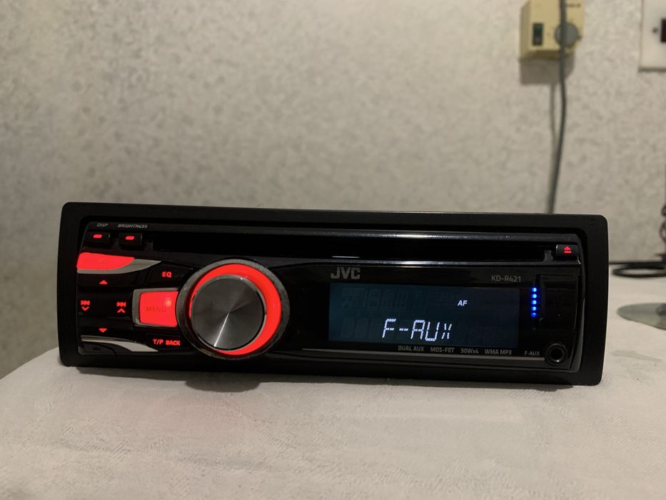 Авто Cd плеър JVC USB