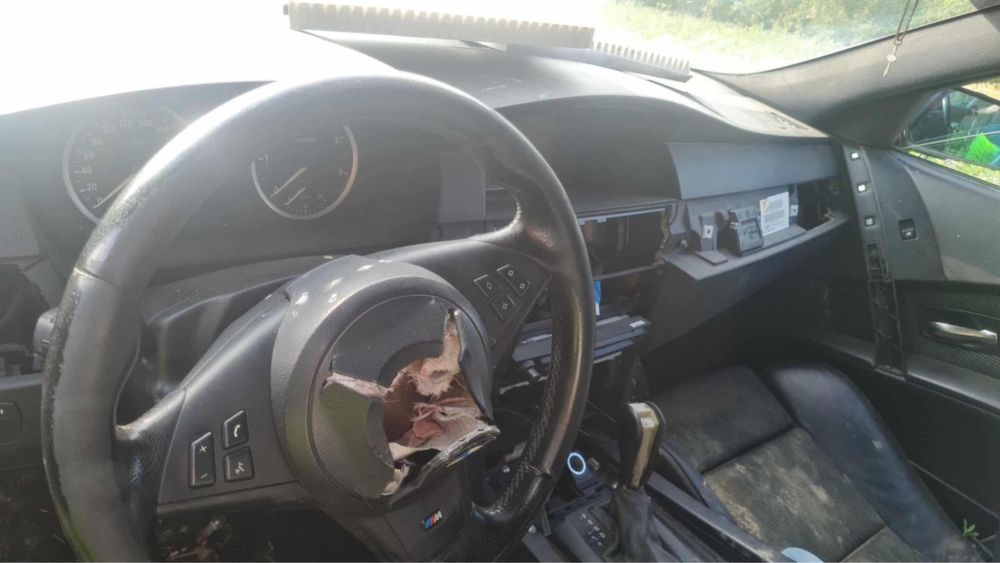 Vand bmw e60 2,5 lpentru piese