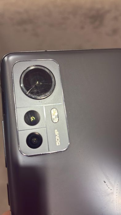 Продам или обменяю  Xiaomi 12