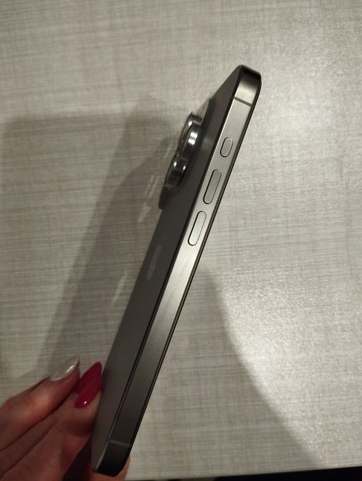 НАМАЛЕН iPhone 15pro 128gb Перфектен