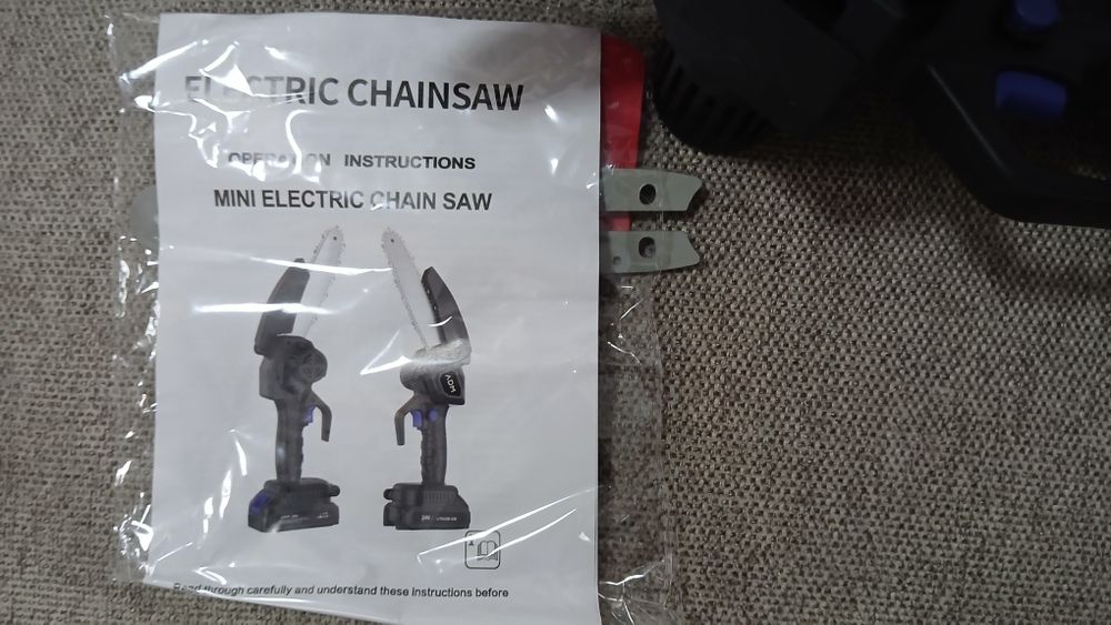 Fierăstrău pe acumulator