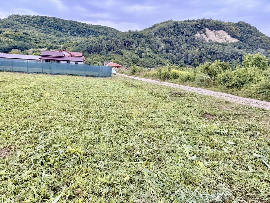 Teren intravilan Dej strada huhurez 42D