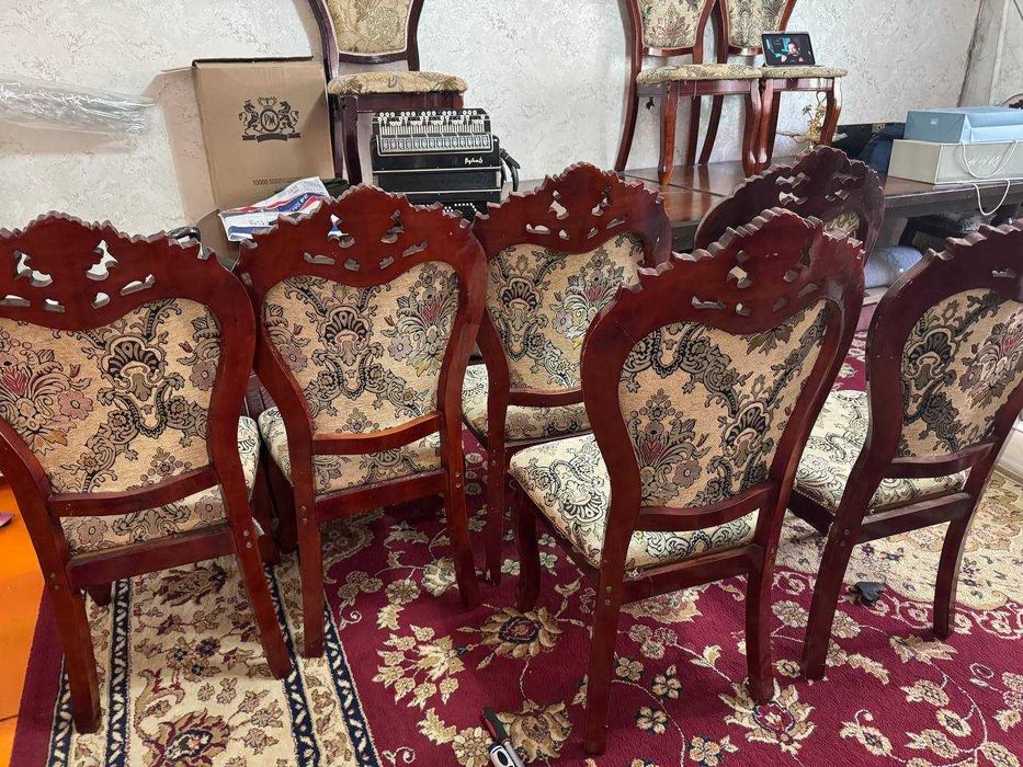 продается  деревянные стулья